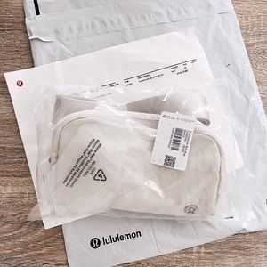 Lululemon Everywhere Belt Bag - NWT White Opal